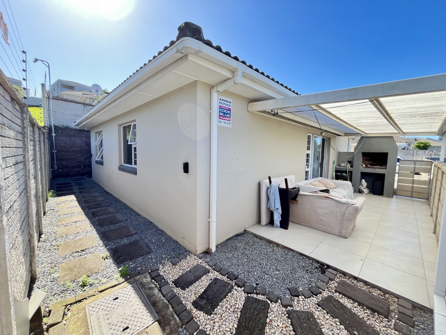 To Let 2 Bedroom Property for Rent in Nahoon Valley Park Eastern Cape